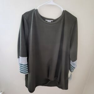 MOA MOA NWT WOMENS TOP 2X